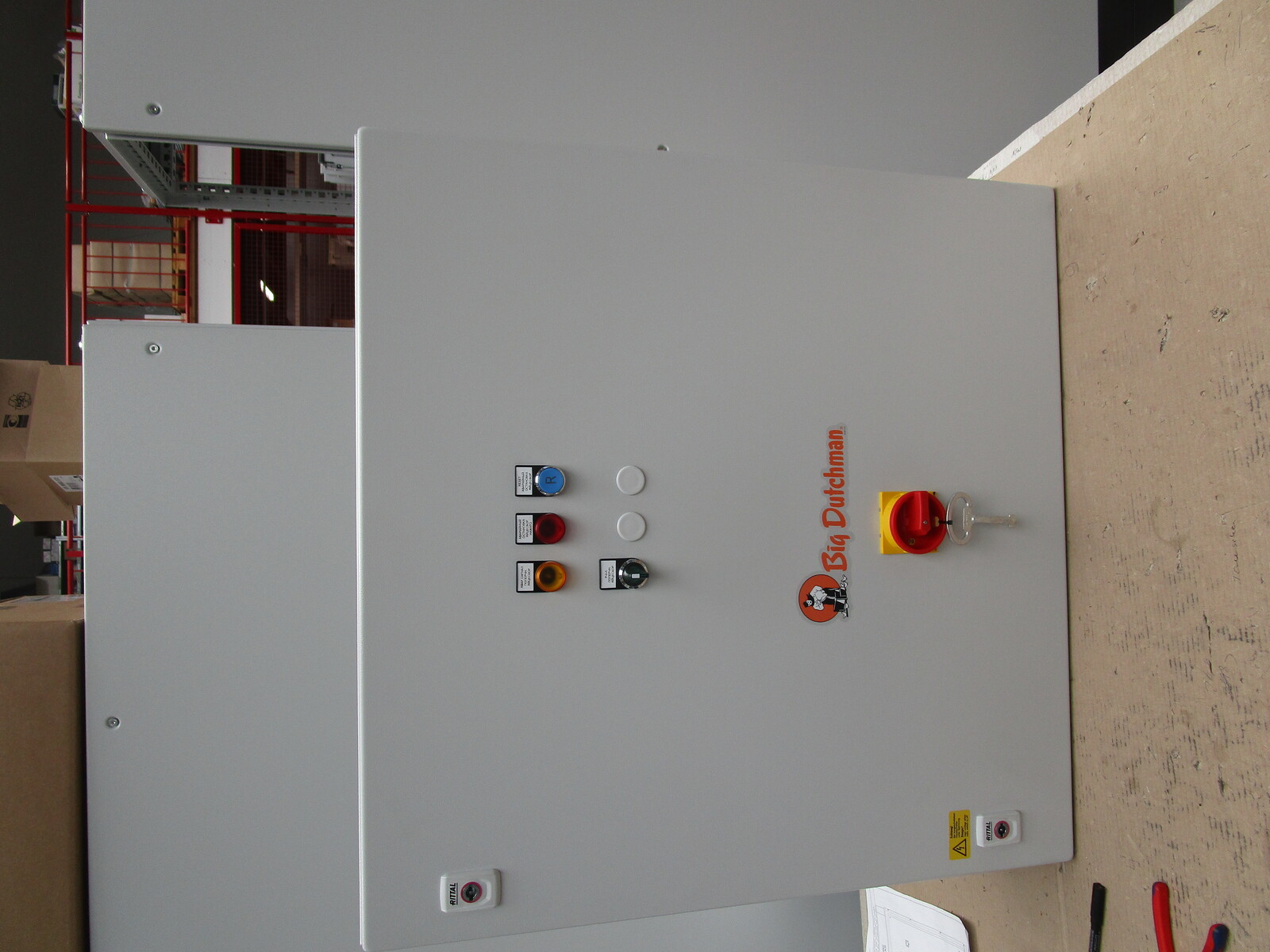 Control Cabinet egg cross collection